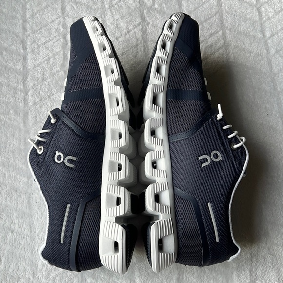 Men’s On Running Cloud Sneakers - Navy. - Picture 11 of 16